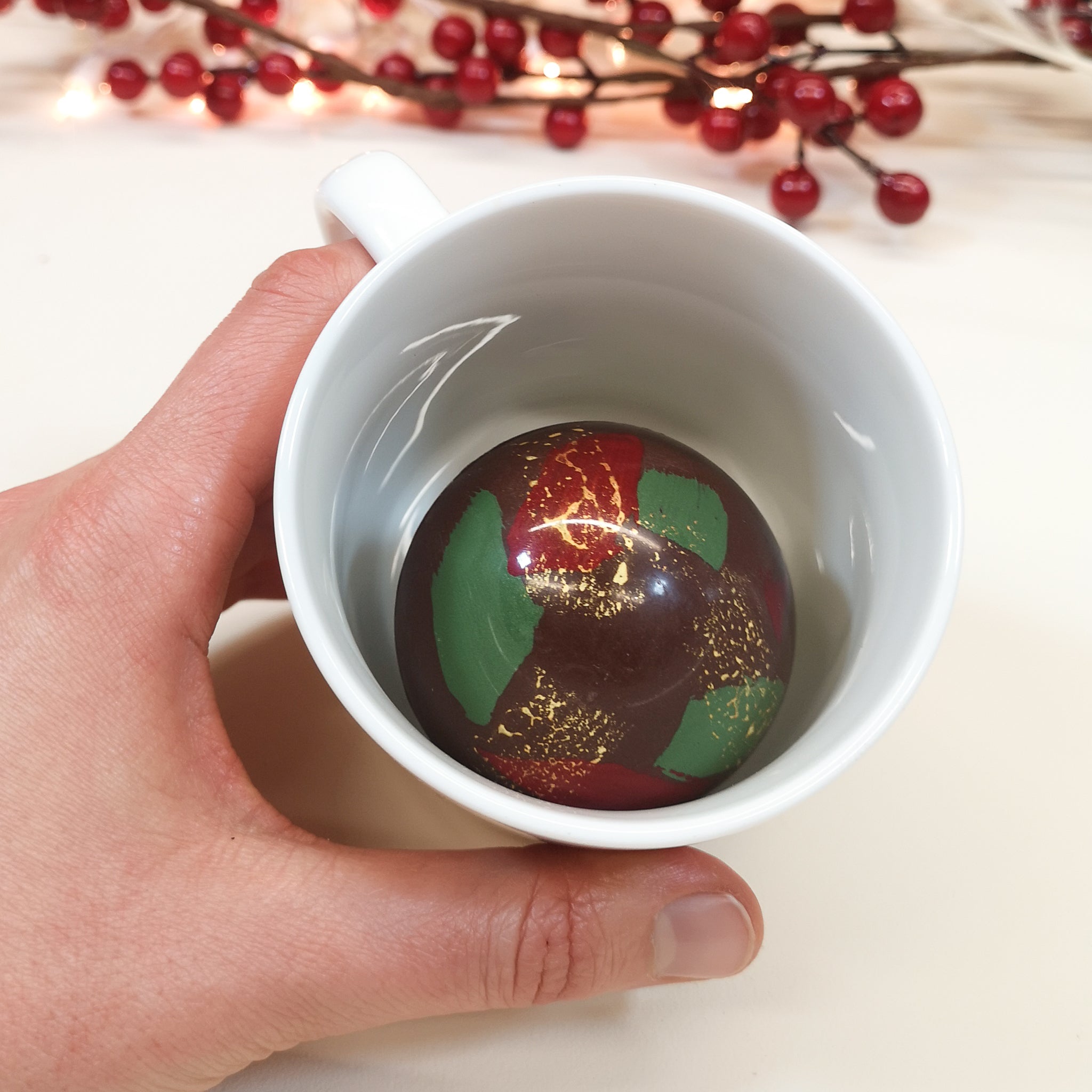 Bombe de chocolat chaud - chocolat au "lait" de soya, caramel au pain d'épices