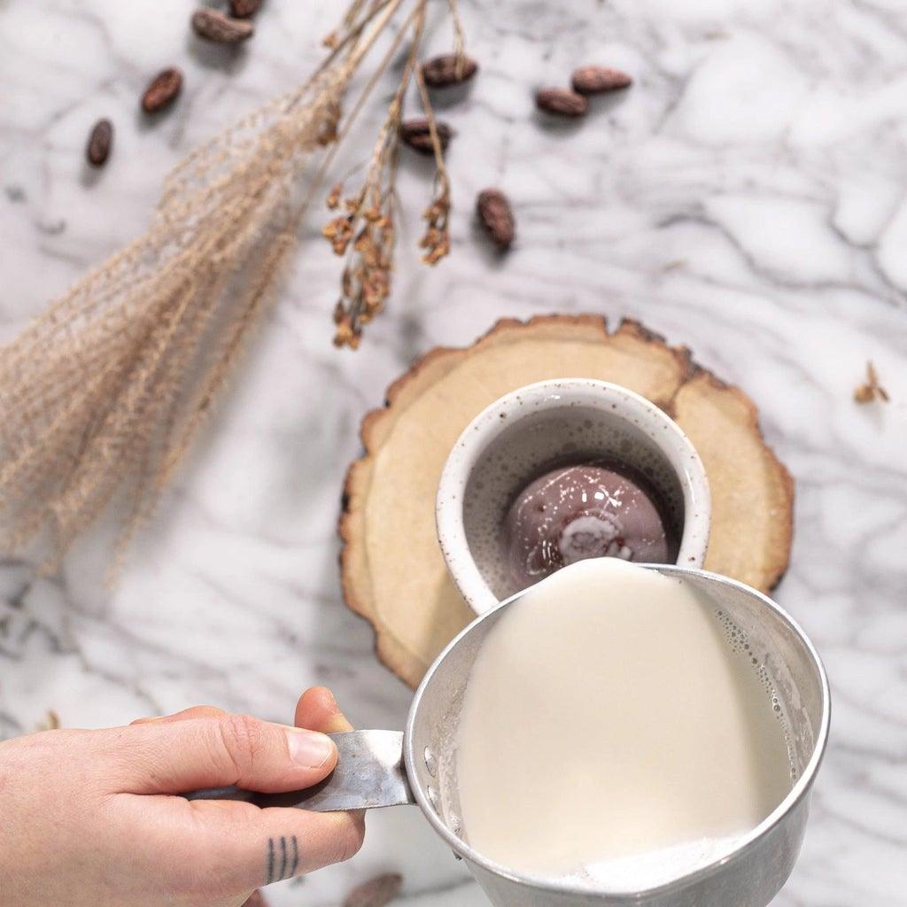 Bombe de chocolat chaud - chocolat au "lait" d'avoine et guimauves véganes - Choco de Léa